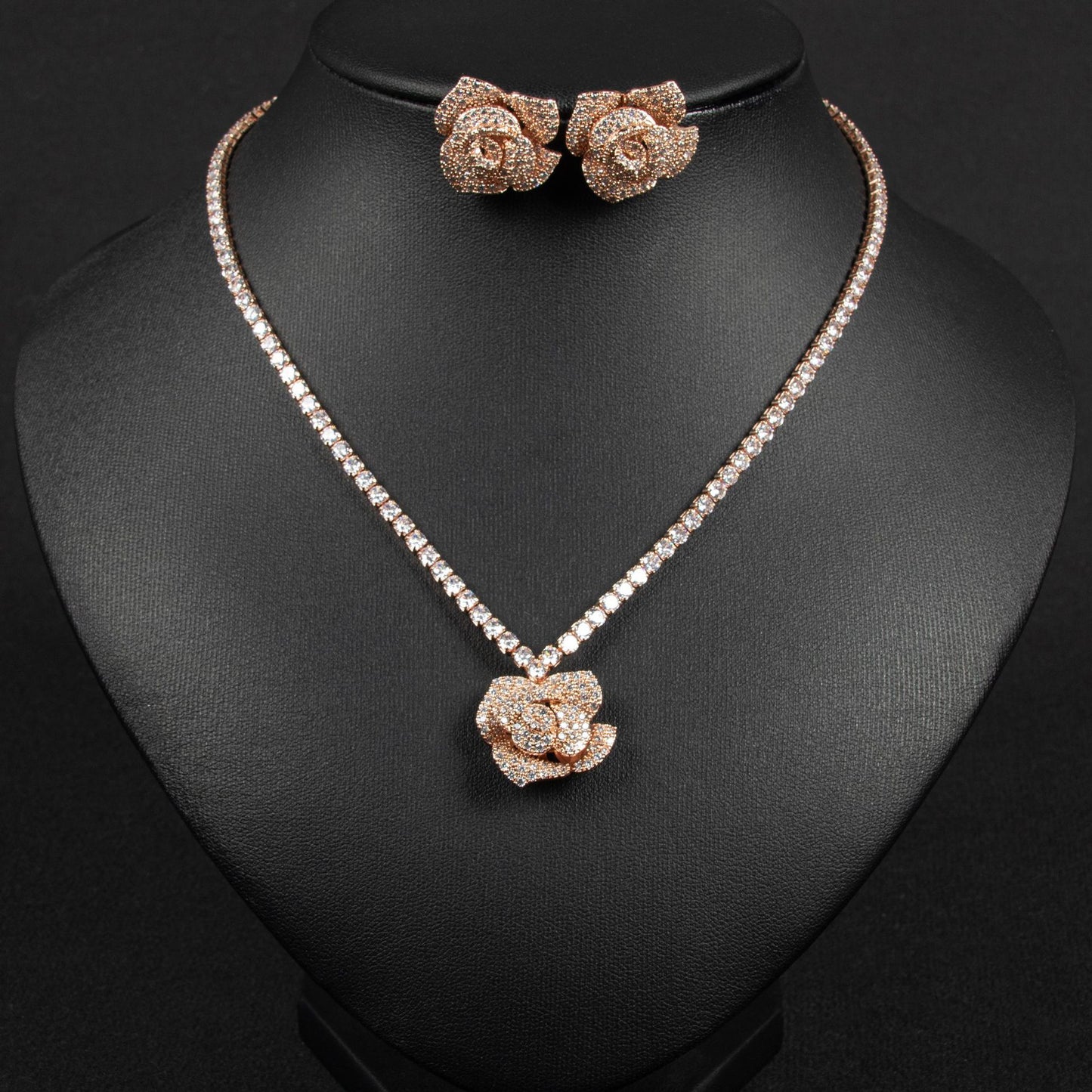 Hot sale European and American rose zircon necklace for women, casual and versatile, niche design, high-end suit