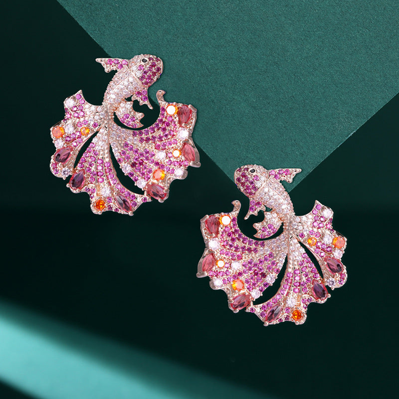 Luxury heavy-duty personality niche design earrings trendy temperament full of zircon earrings s925 silver needle goldfish earrings