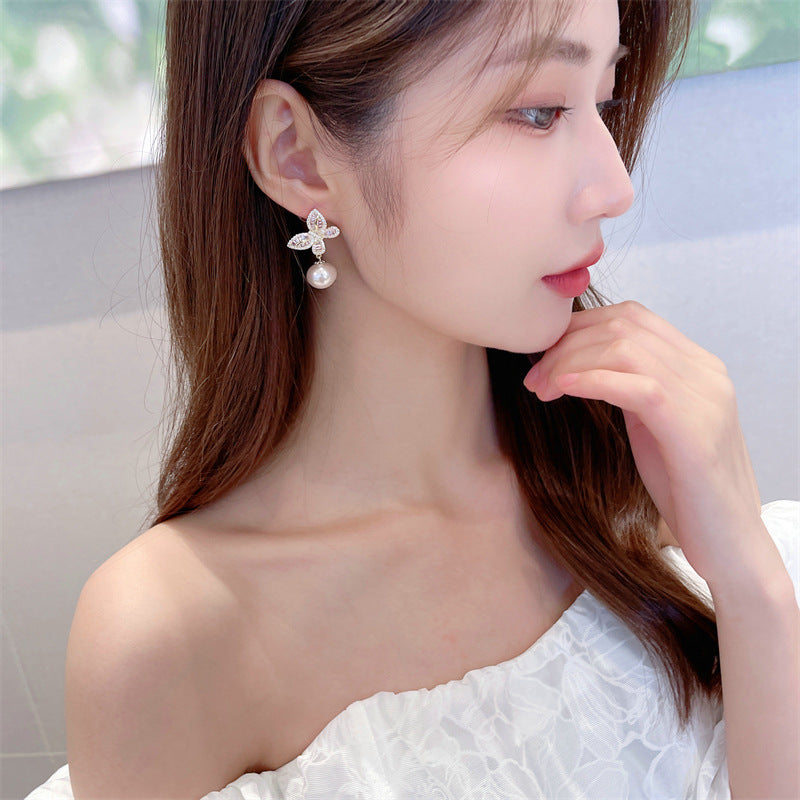 fashionable commuter earrings butterfly pearl earrings