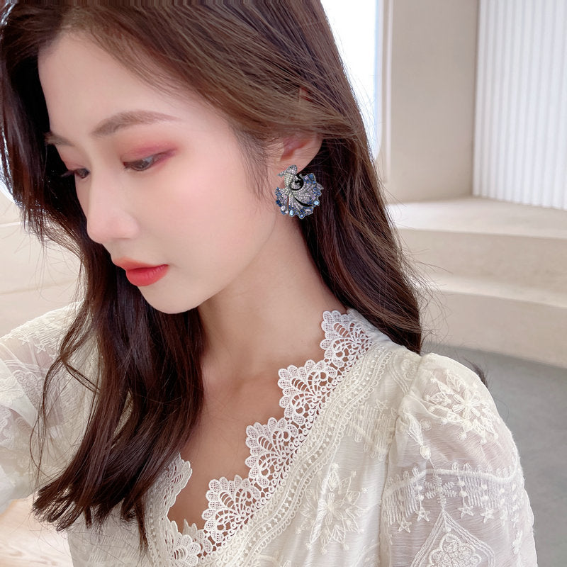 Luxury heavy-duty personality niche design earrings trendy temperament full of zircon earrings s925 silver needle goldfish earrings